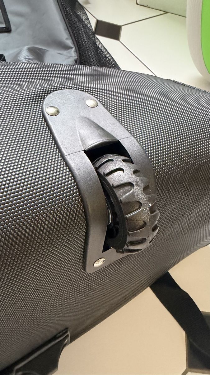 Indiana Surfboards & Schwimmbrette: Wing foil board Indiana 101L gonflable – Gebraucht aus La Neuveville von jul_qt5k 6