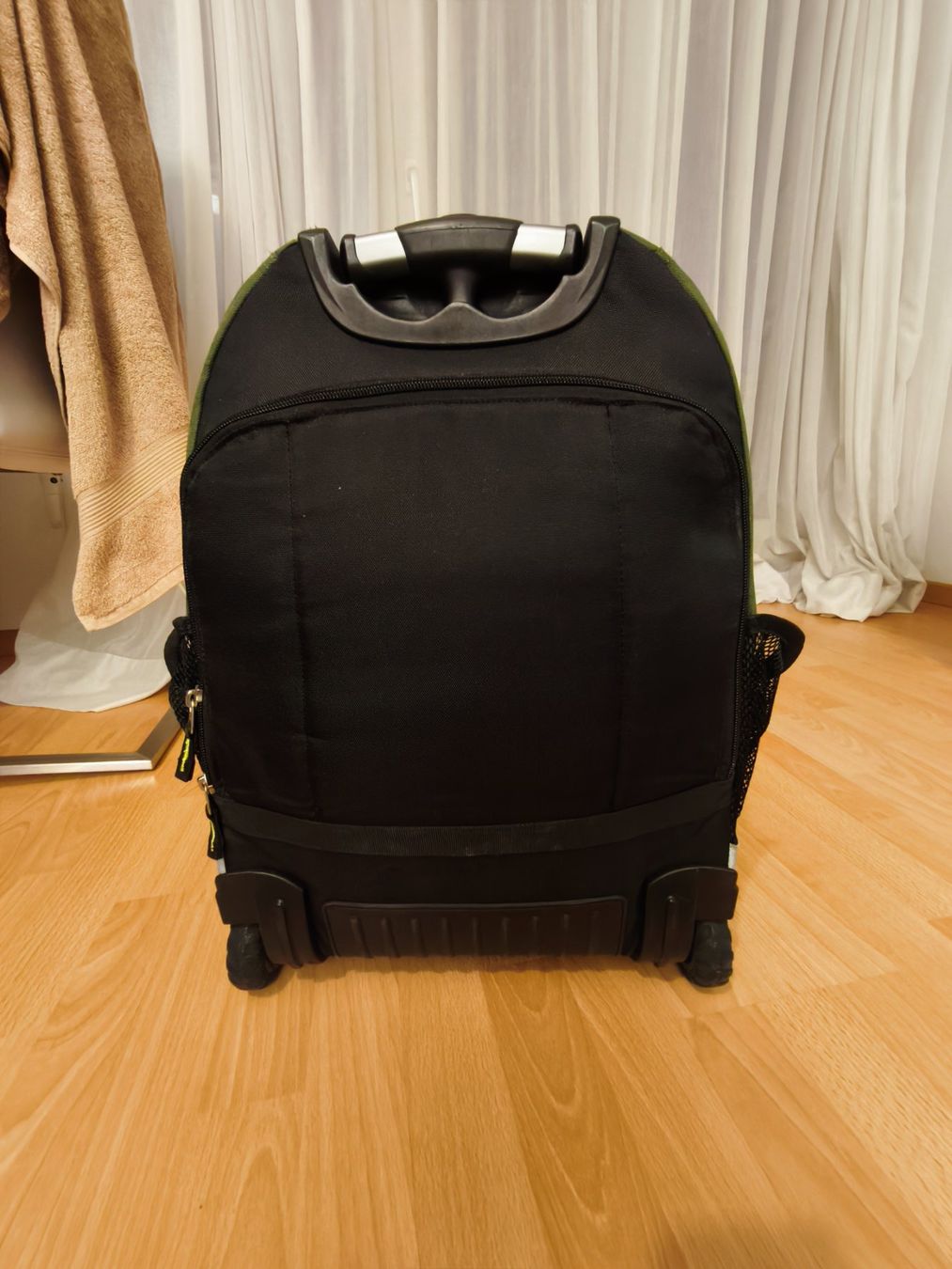 Deuter Rucksäcke: Rucksack mit Rollen – Gebraucht aus Bassersdorf von gal_b5f5 3