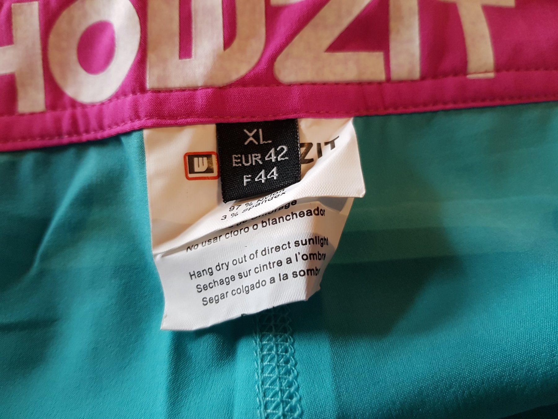Pantaloni: HOWZIT - Shorts Taille XL  NEUFS – Usato da Haute-Nendaz venduto da DetoutDerien 5