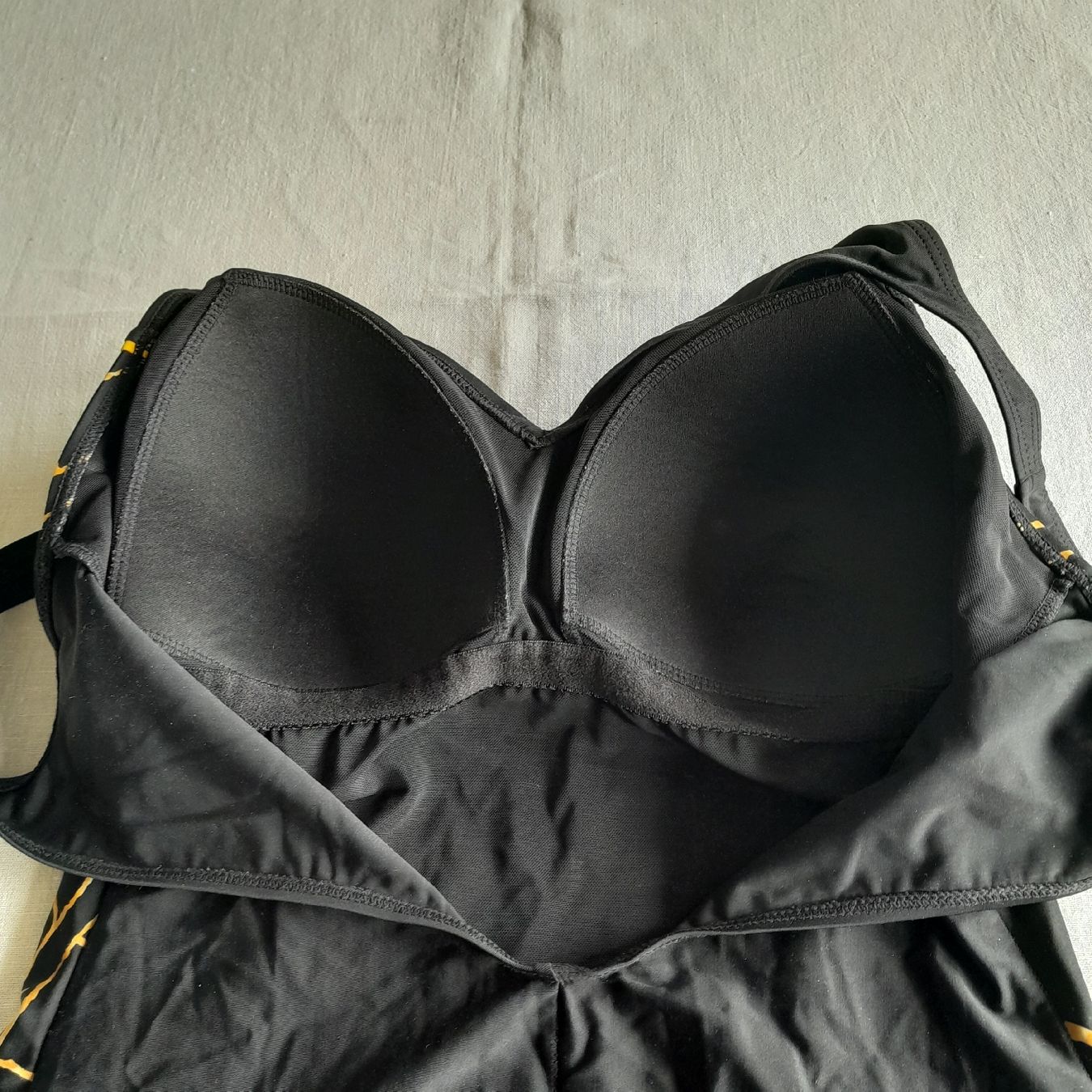 Badekleider & Bikinis: Damen Badeanzug – Gebraucht aus Knutwil von Kompex 2