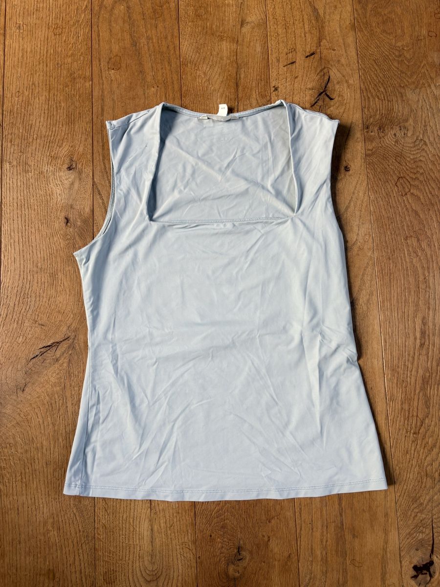 H&M Top: H&M Top ärmellos hellblau Grösse M – Usato da Frauenfeld venduto da lin_77m9