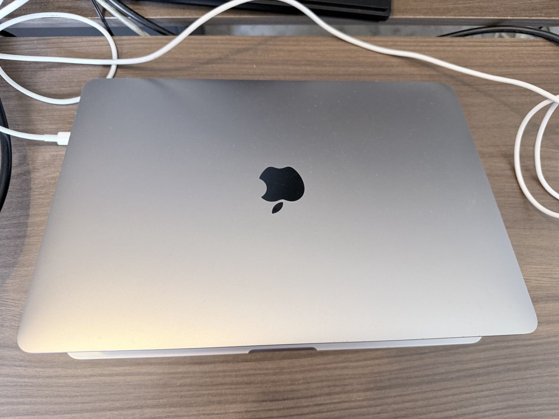 Apple Notebook: MacBook Pro 13-inch M1 2020 – Usato da Genève venduto da ava_w87m 1