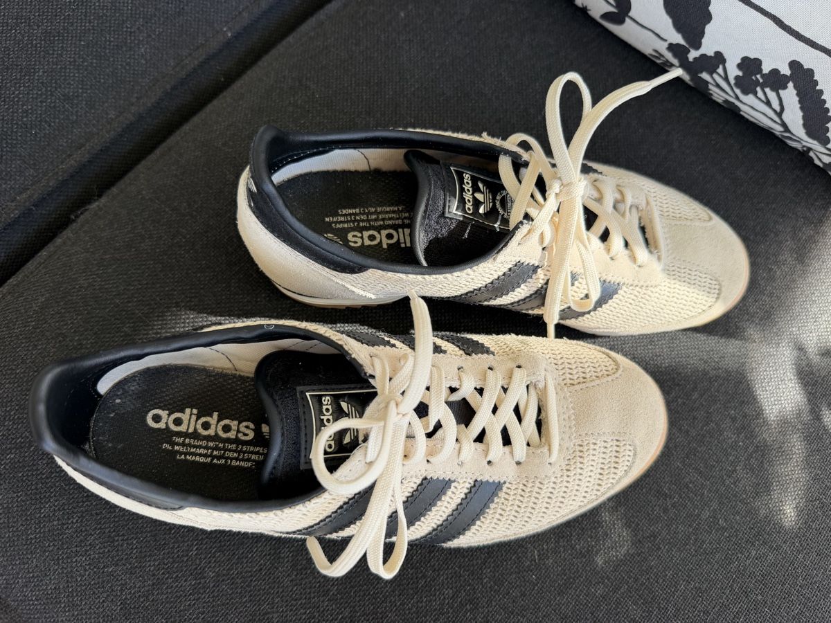 Adidas Scarpe da donna: Adidas SL72 black / beige  – Usato da Niederuzwil venduto da Sunnyside7962 1