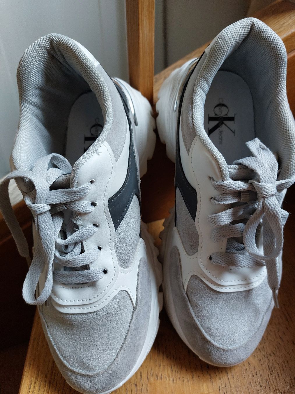 Calvin Klein Chaussures femmes: Sneaker Calvin Klein Gr.38 – D'occasion à Balsthal par Trendline55 1