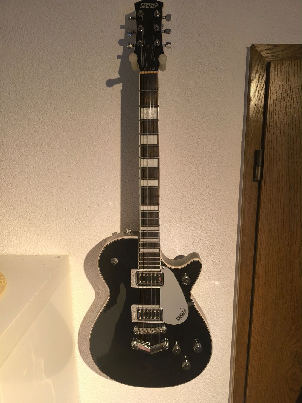 Gretsch Musikinstrumente: Gretsch G5220 Jet BT Single Cut Black – Gebraucht aus Bözberg von Dave1964