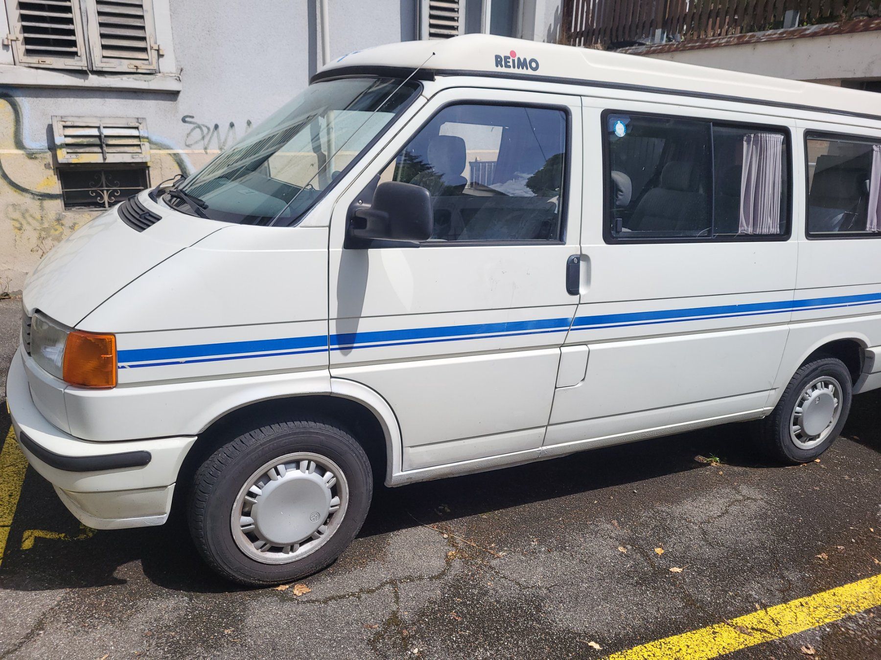 VW Veicoli da campeggio: VW T4 Multivan Reimo mit Schlafdach California – Usato da Baden venduto da kani02 1