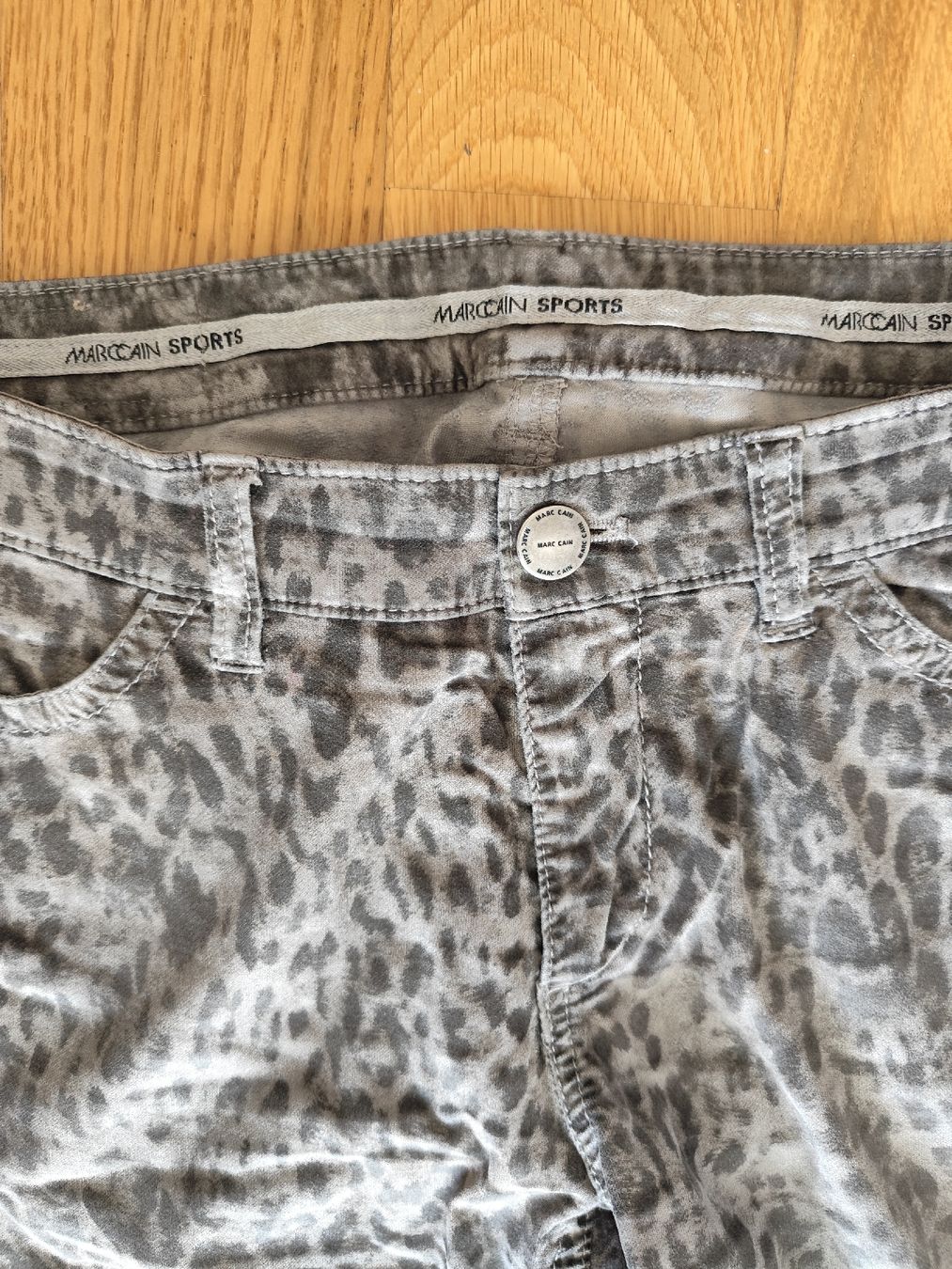 Marc Cain Pantaloni: Marc Cain Leoparden Hose – Usato da Rorschach venduto da 669802 1