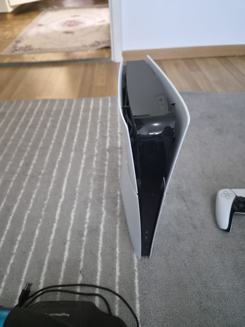 Sony Konsolen: 🎮 PS5 Slim Digital Edition + Logitech Set – Gebraucht aus Biel/Bienne von bur_j77h 4