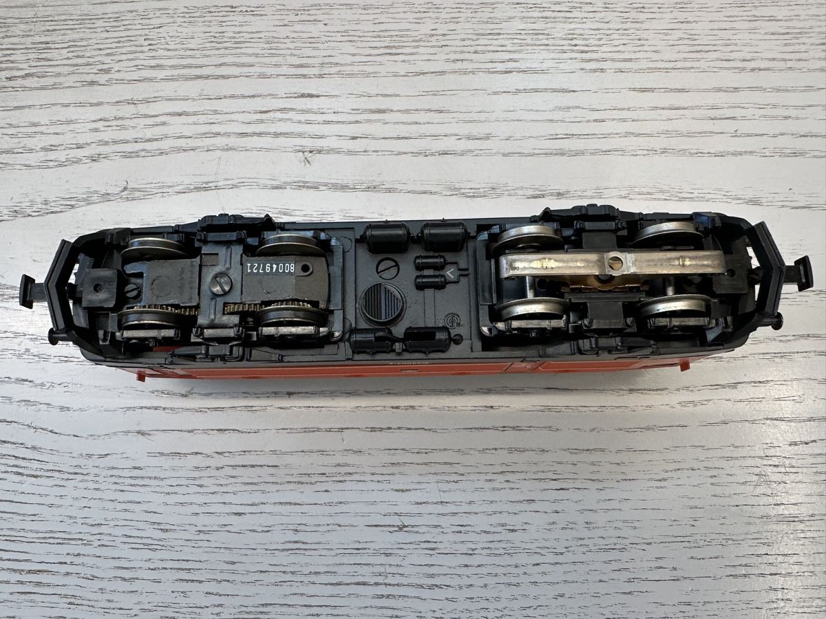 Märklin Modellini di ferrovie: Märklin 3160 ÖBB BR 1043 – Usato da Lupsingen venduto da New-Haven 5