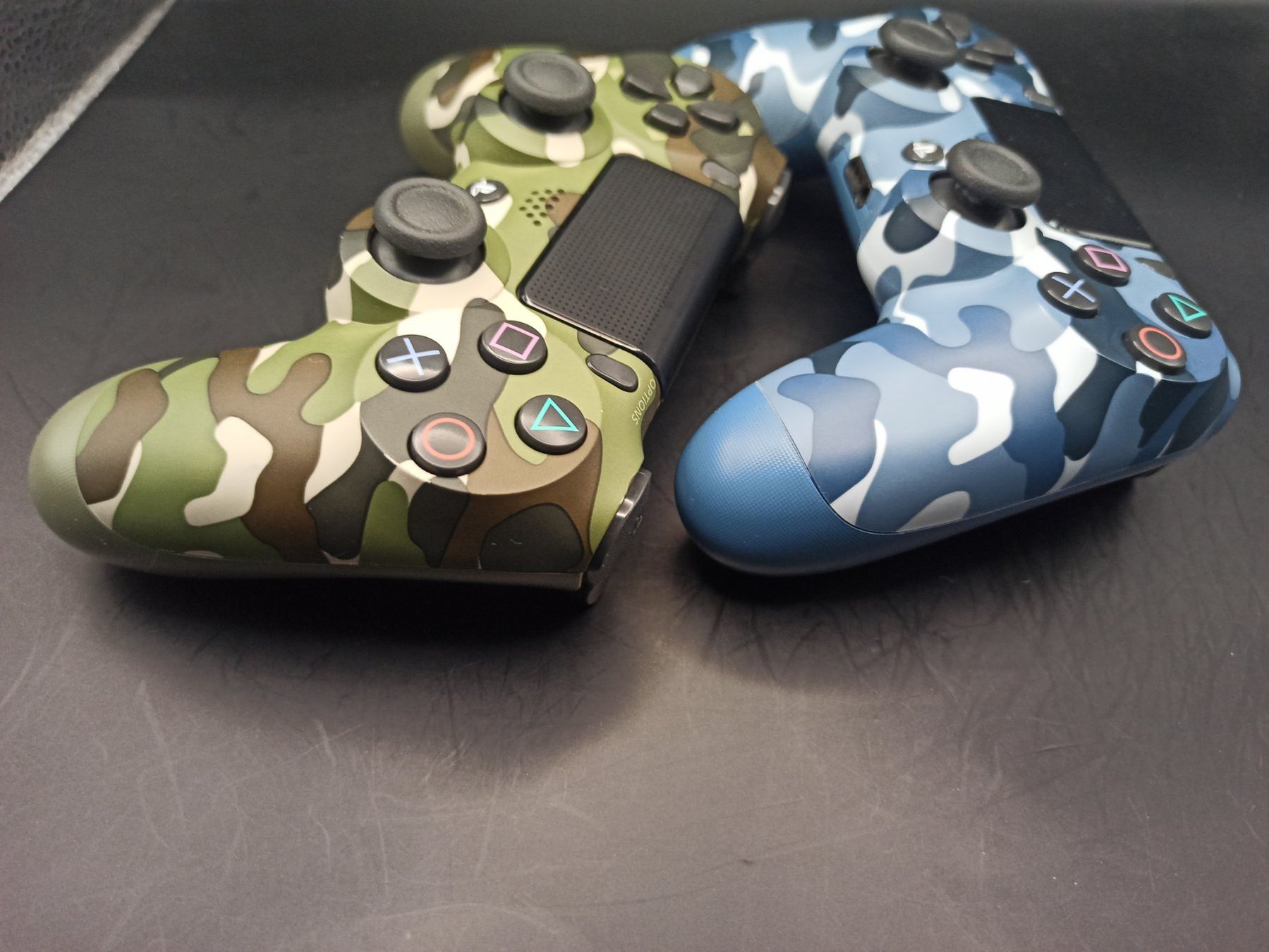 Controller: 2 x Original Controller Sony PS4 Wireless DualShock 4 CAMO – Usato da Oberweningen venduto da mar_87mx 4