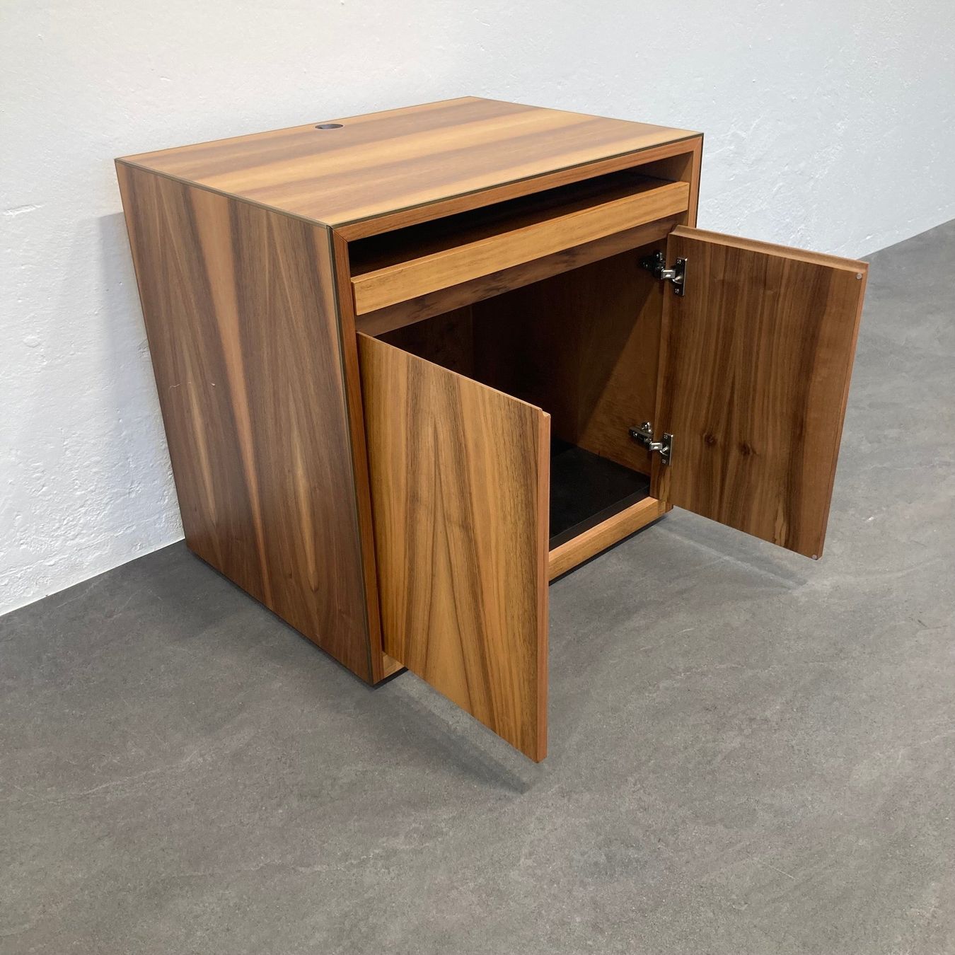 Armadi: Top Design Exclusiv One Roll-Sideboard – Usato da Schönenwerd venduto da mcofficeshop 3