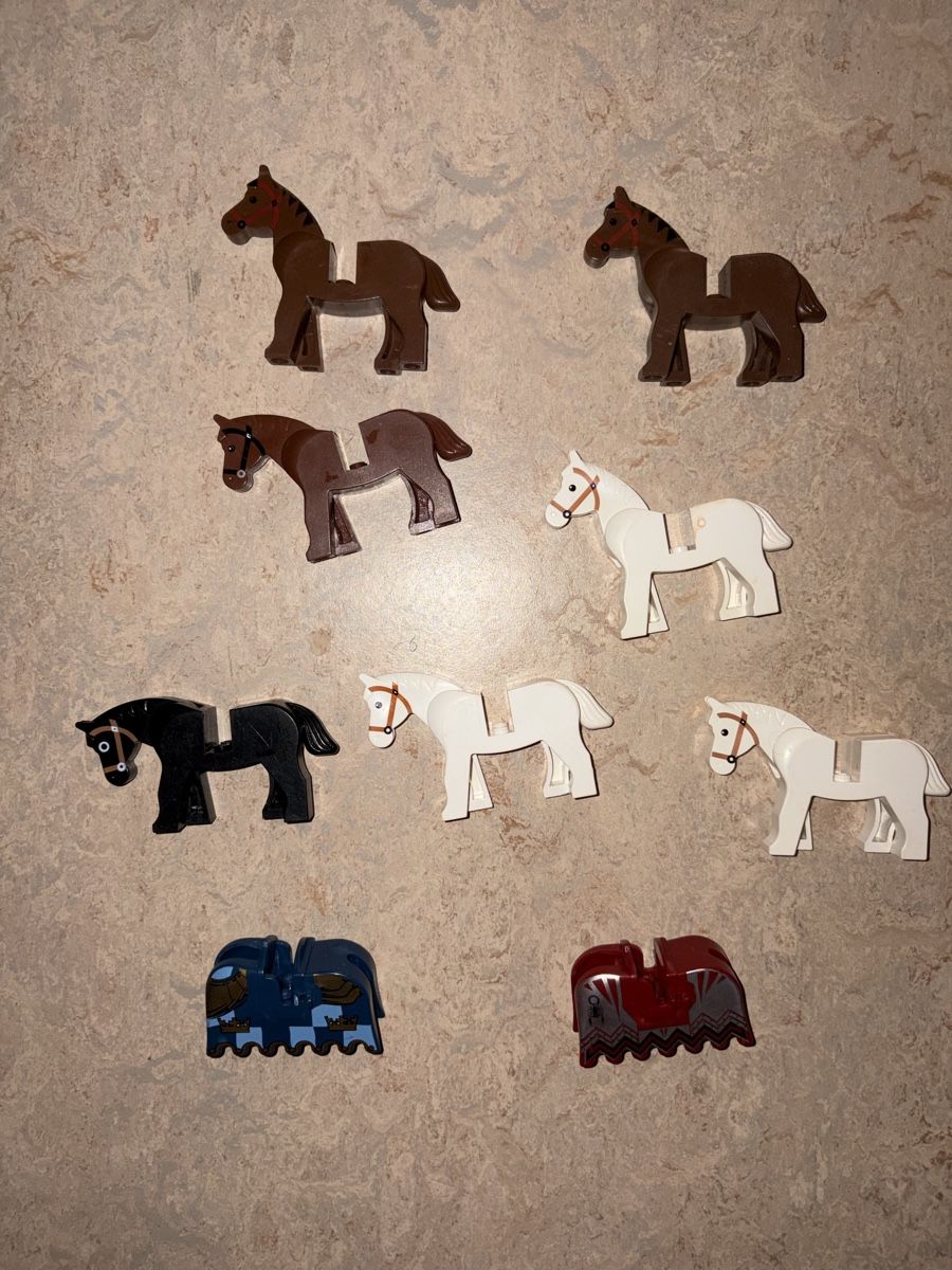 Lego Spielzeuge: Diverse Lego Pferde  – Gebraucht aus Grosshöchstetten von Tobias.David