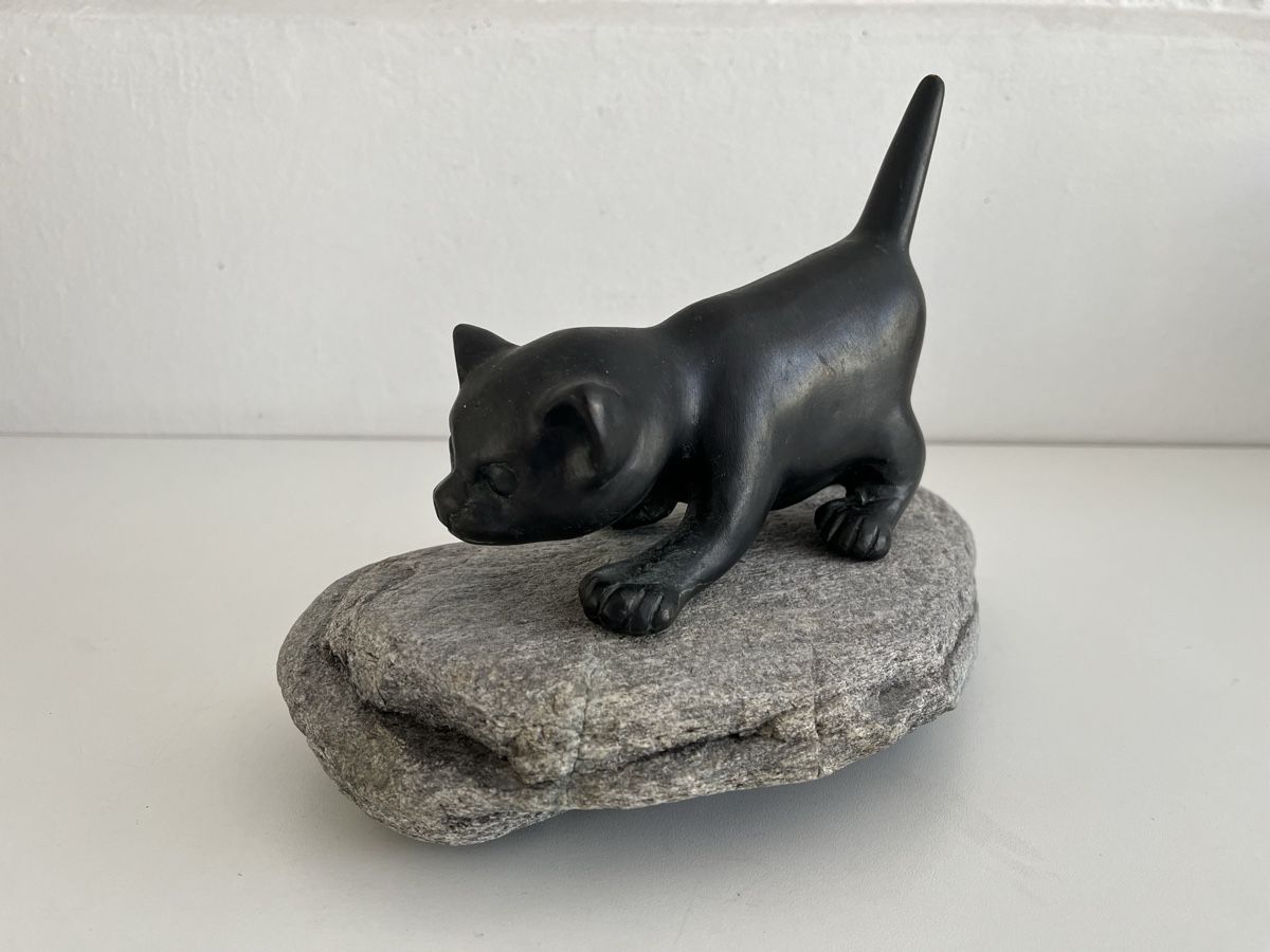 Statuette: Katze aus Metall auf Stein – Usato da Wetzikon ZH venduto da seli03 2
