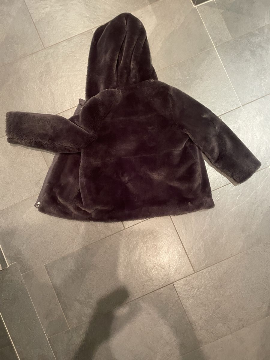 Zara Vestes & Manteaux: Winterjacke Kunstfell – Neuf (Voir description) à Balgach par sei_s6d7 1