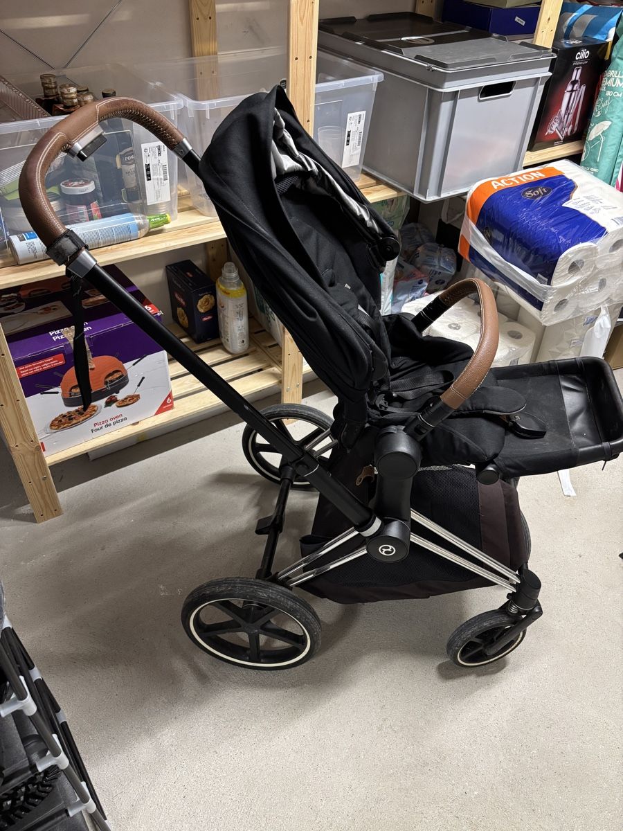 Cybex Carrozzine: Cybex Priam Kinderwagen schwarz – Usato da Niederrohrdorf venduto da yumos