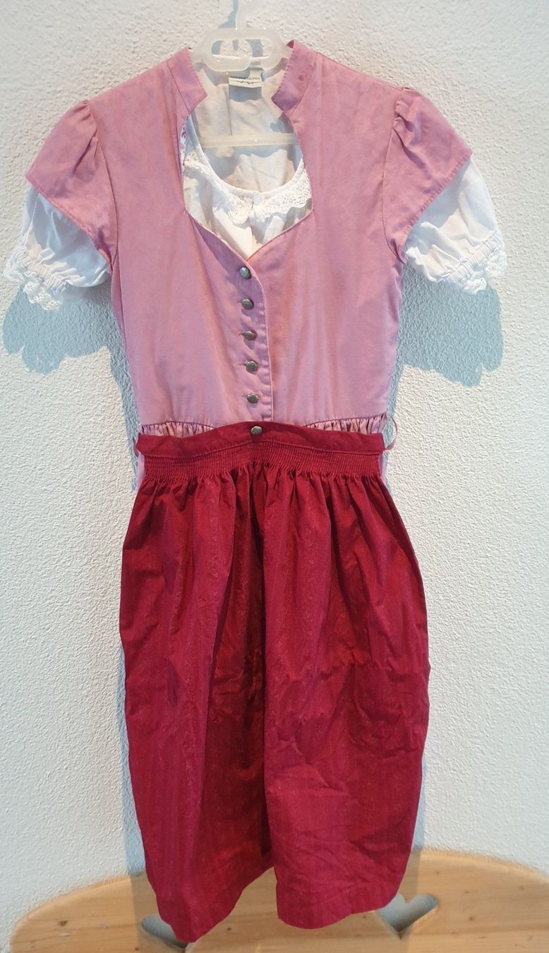 Lotti & Set di vestiti: Dirndl Mädchen 3-teilig Gr. 128/134 – Usato da Beinwil Freiamt venduto da tafa8