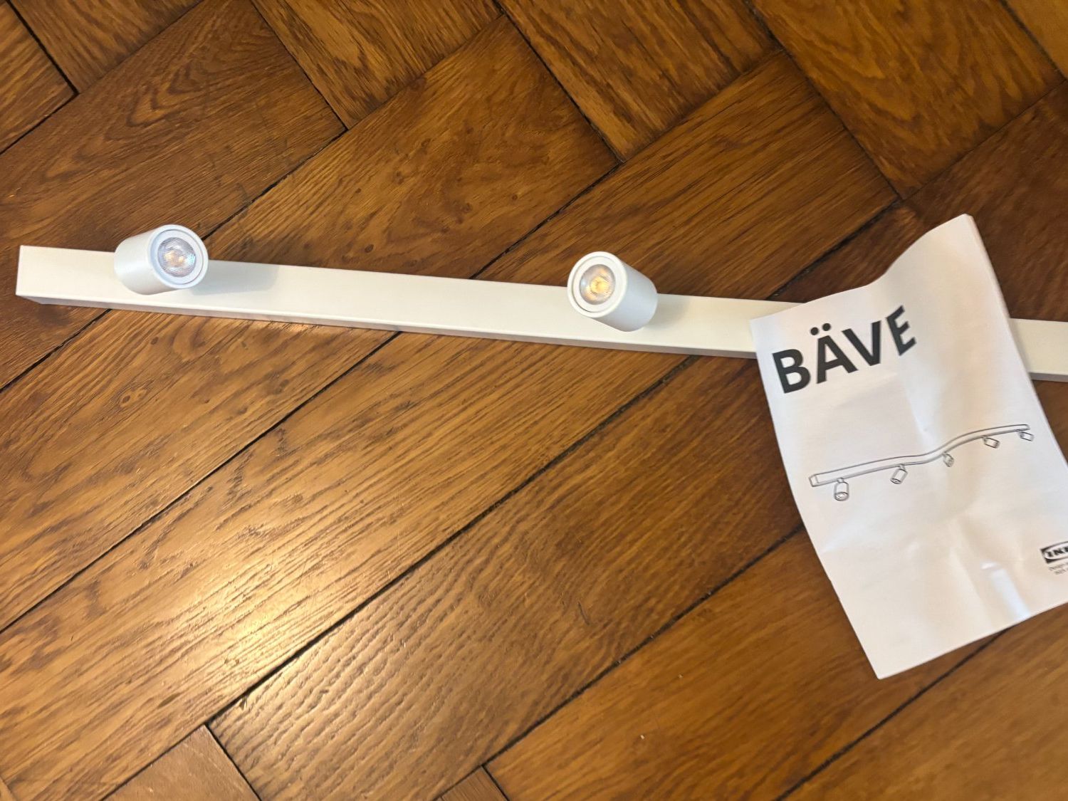 Ikea Lampadari & plafoniere: BÄVE Deckenschiene 5 Spots, LED, weiß – Nuovo e nell'imballaggio originale da Basel venduto da fre_x8nt 3