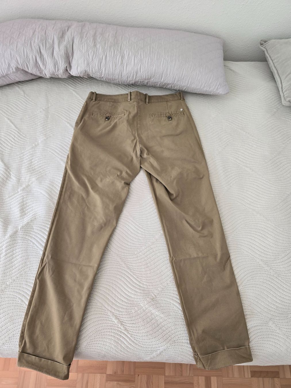 Mango Pantaloni: Mango Chino Hose – Usato da Zug venduto da fil_79y6 1