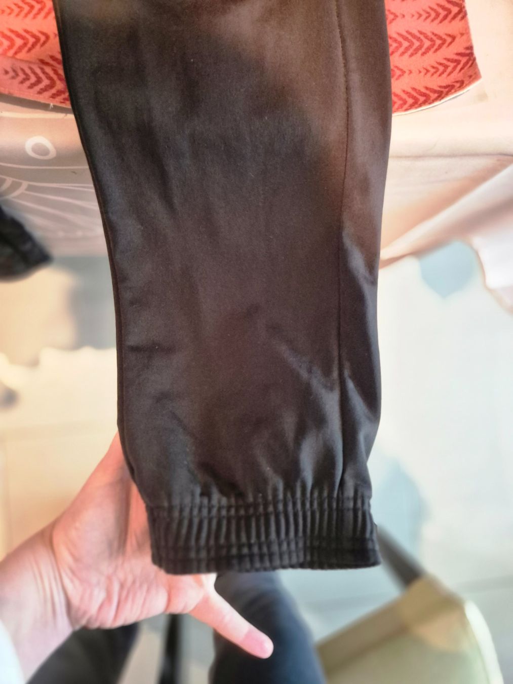Puma Pantalons: Schwarze Puma Trainingshose, Grösse 176 – D'occasion à Urdorf par Nataschli 1
