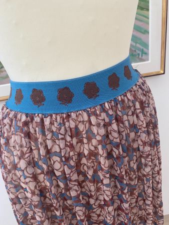 Rich & Royal wunderschöner Plissé Rock blau beige small 36