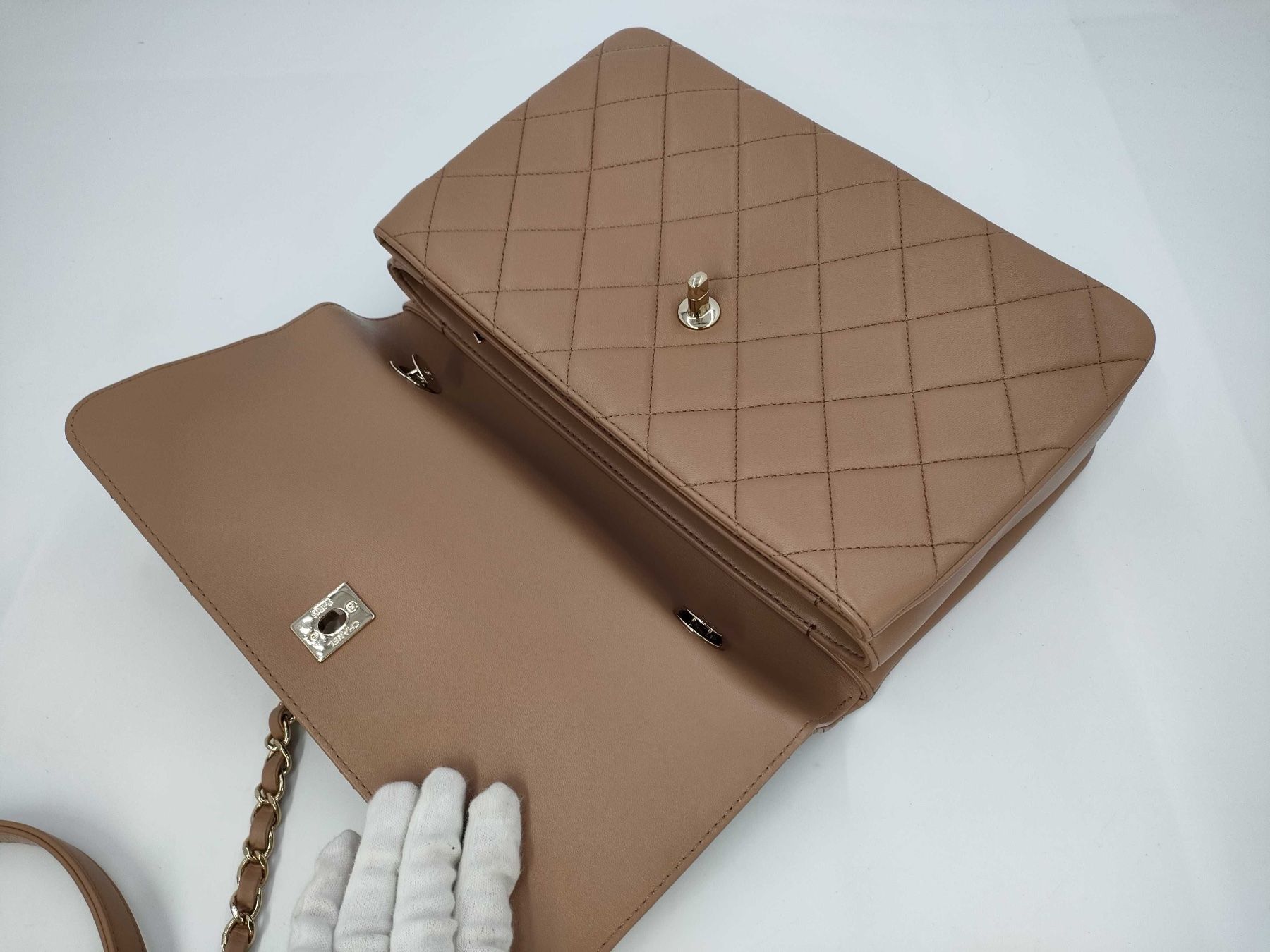 Chanel Borse da donna: Chanel Trendy CC Medium Beige GHW – Usato da St. Gallen venduto da Love_Luxury 6