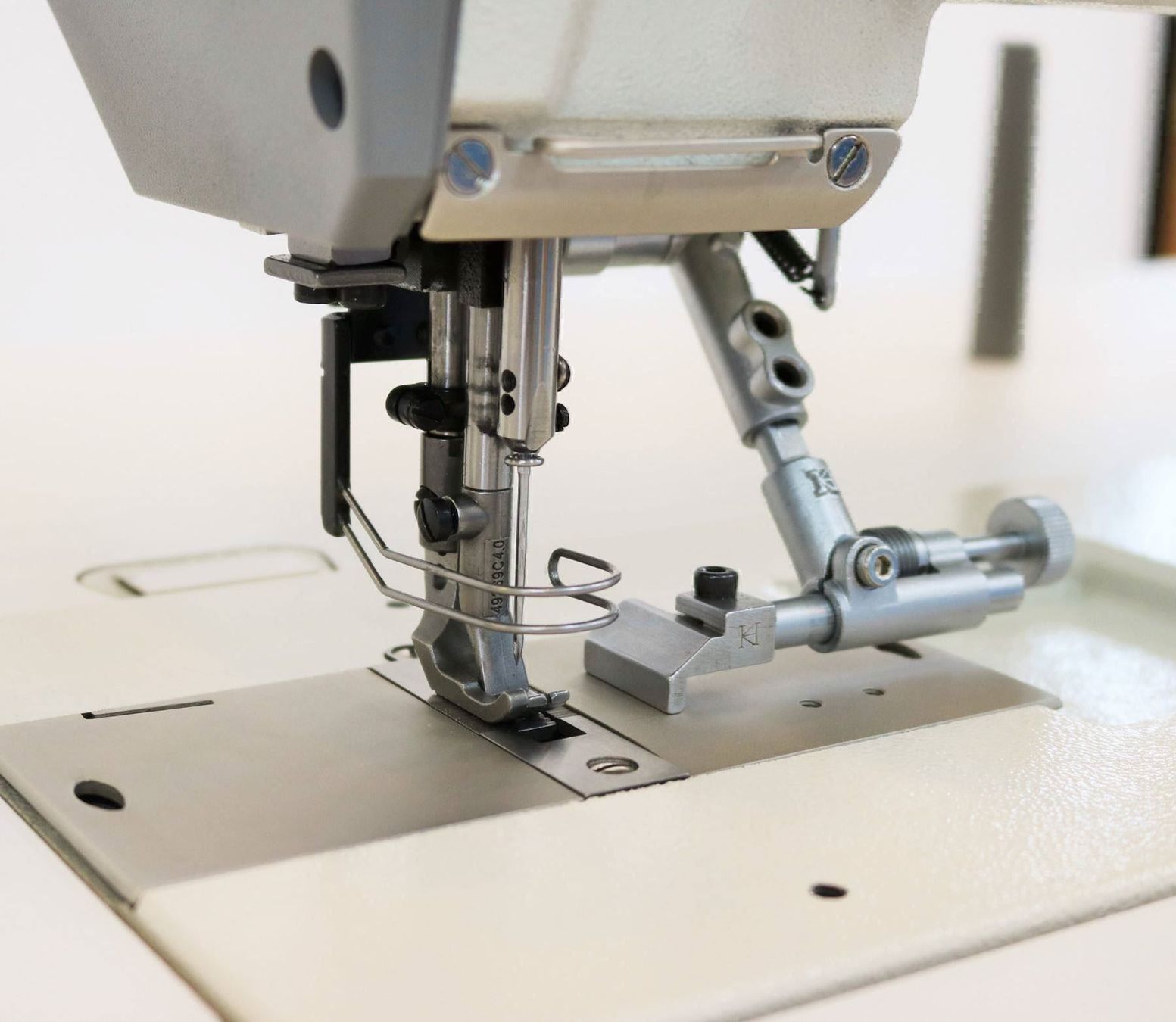 Pfaff Macchine da cucire: Industrienähmaschine PFAFF 1245  Neu – Nuovo e nell'imballaggio originale da Rehetobel venduto da dani034 2