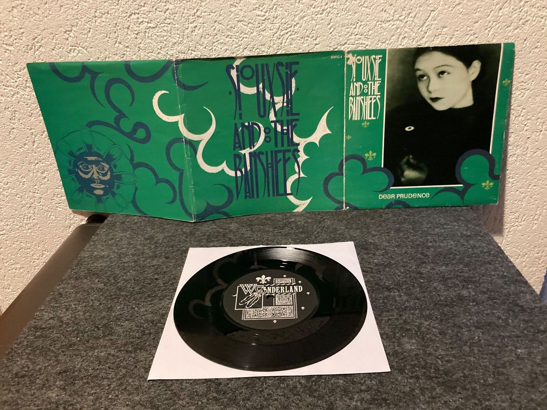 Dischi in vinile: Siouxsie And The Banshees - Dear Prudence – Usato da Fribourg venduto da Karushi 1