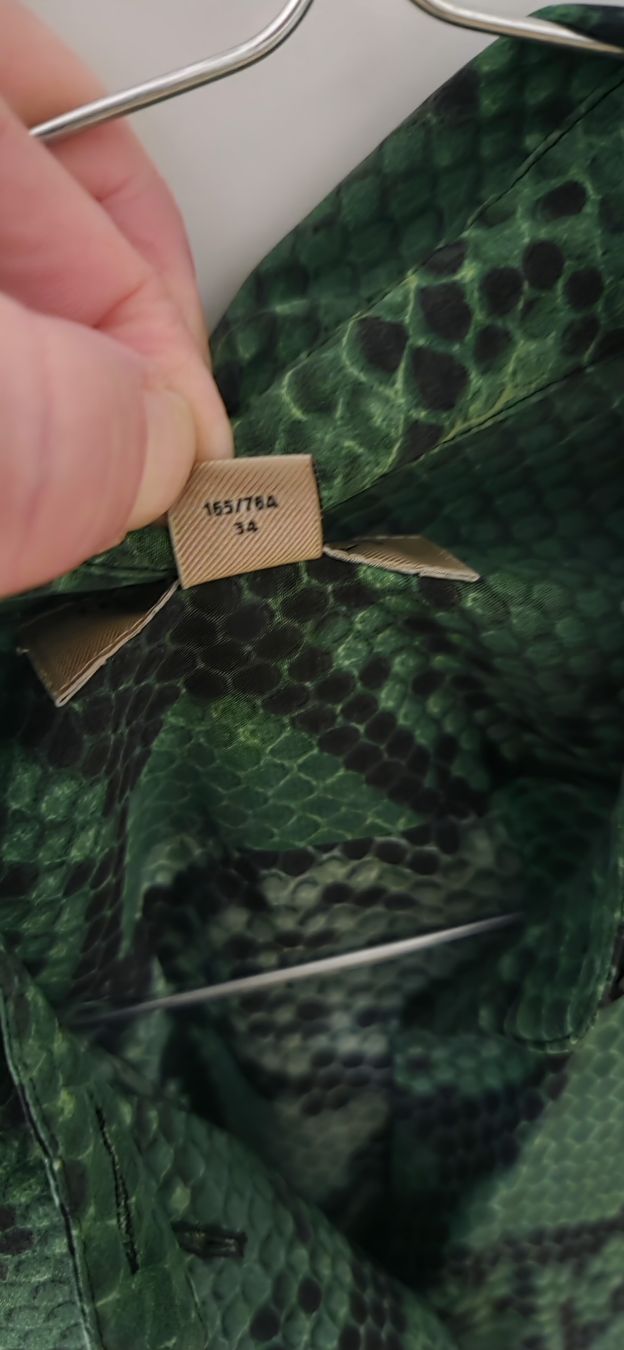 Burberry Chemisiers: Burberry Seidenbluse 34  – D'occasion à Hellbühl par Oki_doki 4