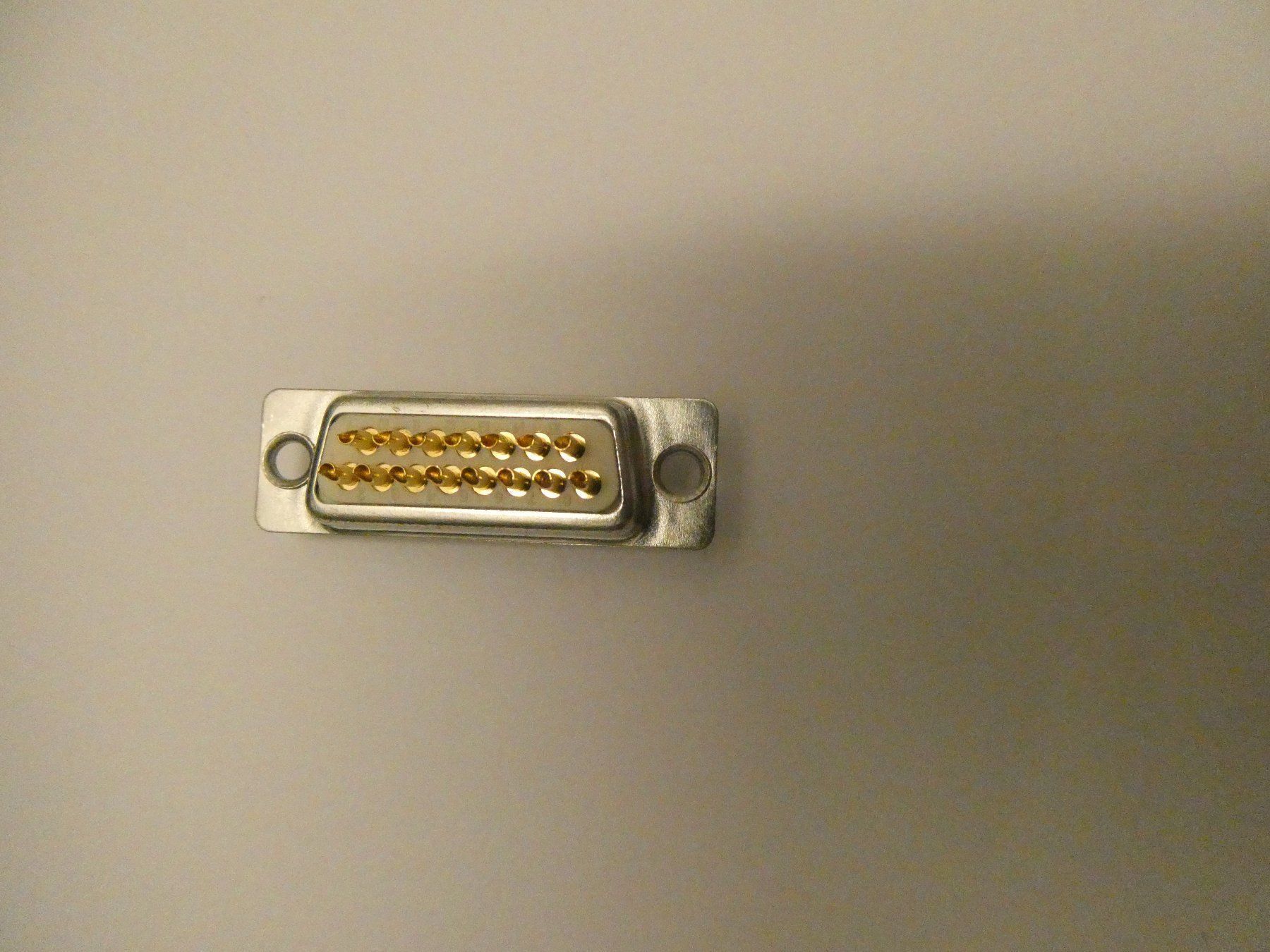 Elektronikbauteile: 2 Stk. D-Sub Stecker 15 Polig – Neu (gemäss Beschreibung) aus Fulenbach von Hach0 1