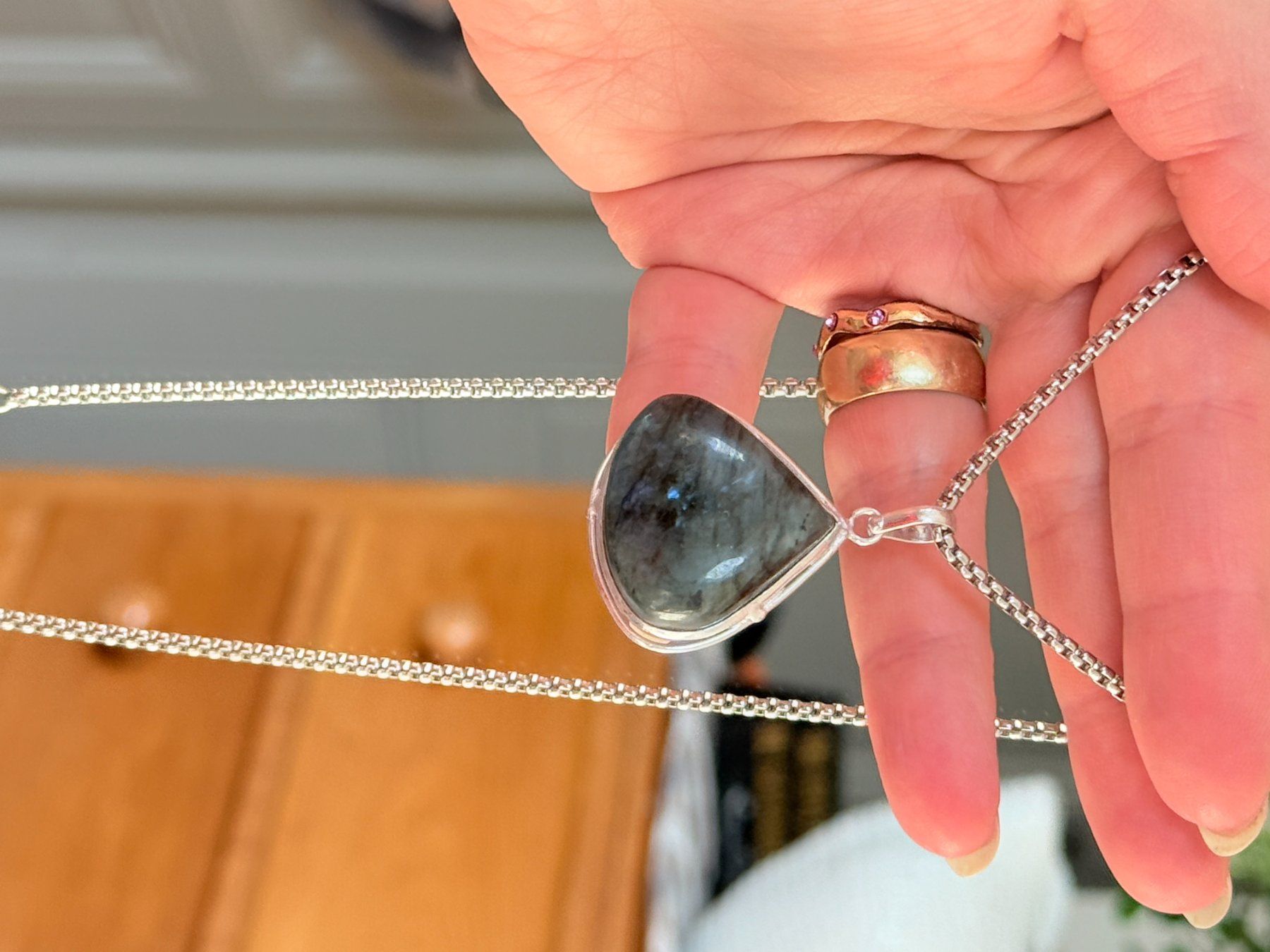 Ketten: Collier Labradorite naturelle – Neu und originalverpackt aus Genève von AGBERG 5