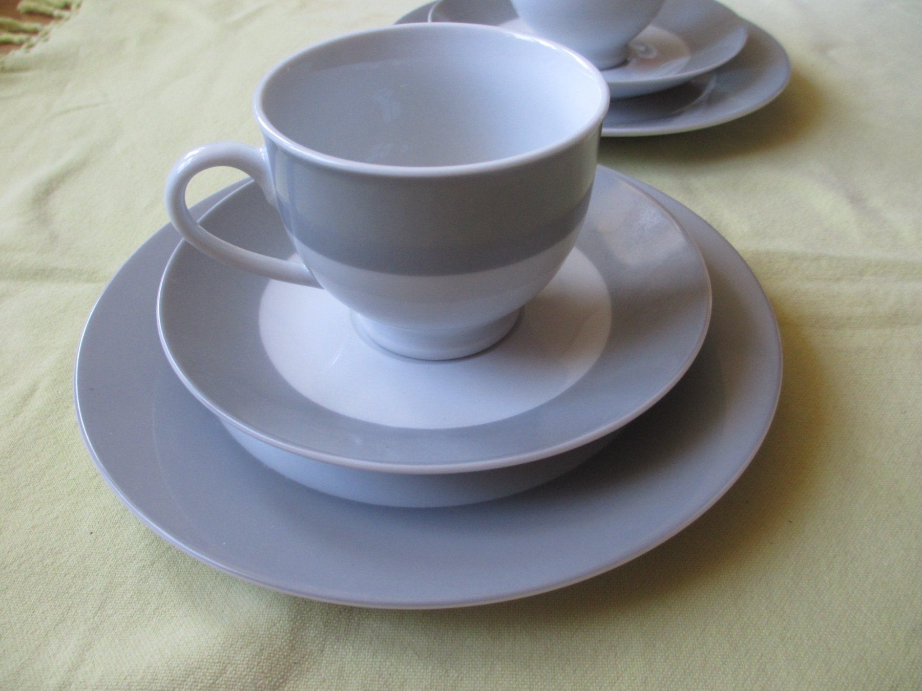 Geschirrsets: Geschirr Frühstück/ Dessert Set – Gebraucht aus Herisau von fan_h9qj