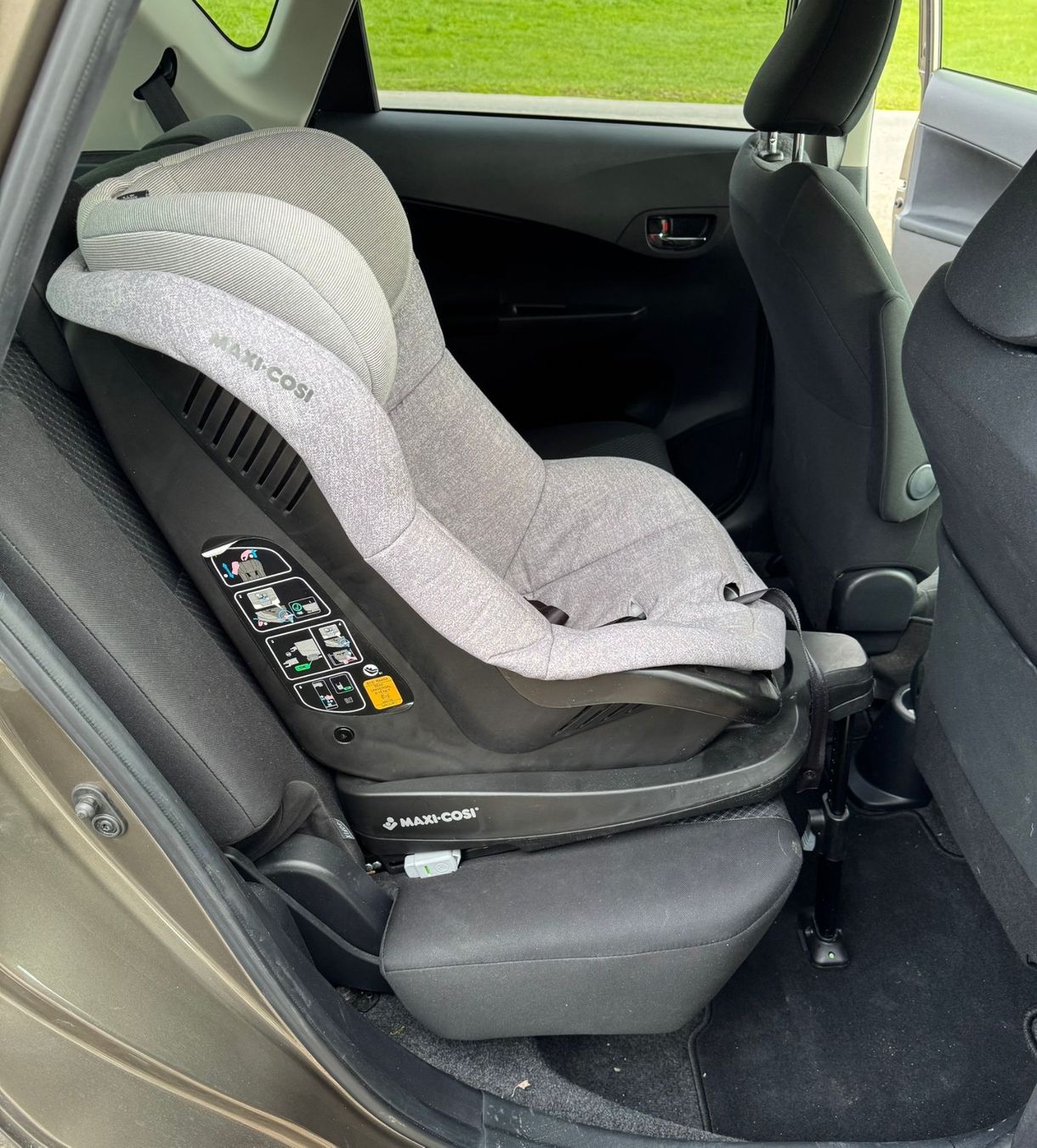Maxi-Cosi Seggiolini per auto: Autositz Maxi Cosi inkl. Isofix – Usato da Sarnen venduto da Sunnablueme 1