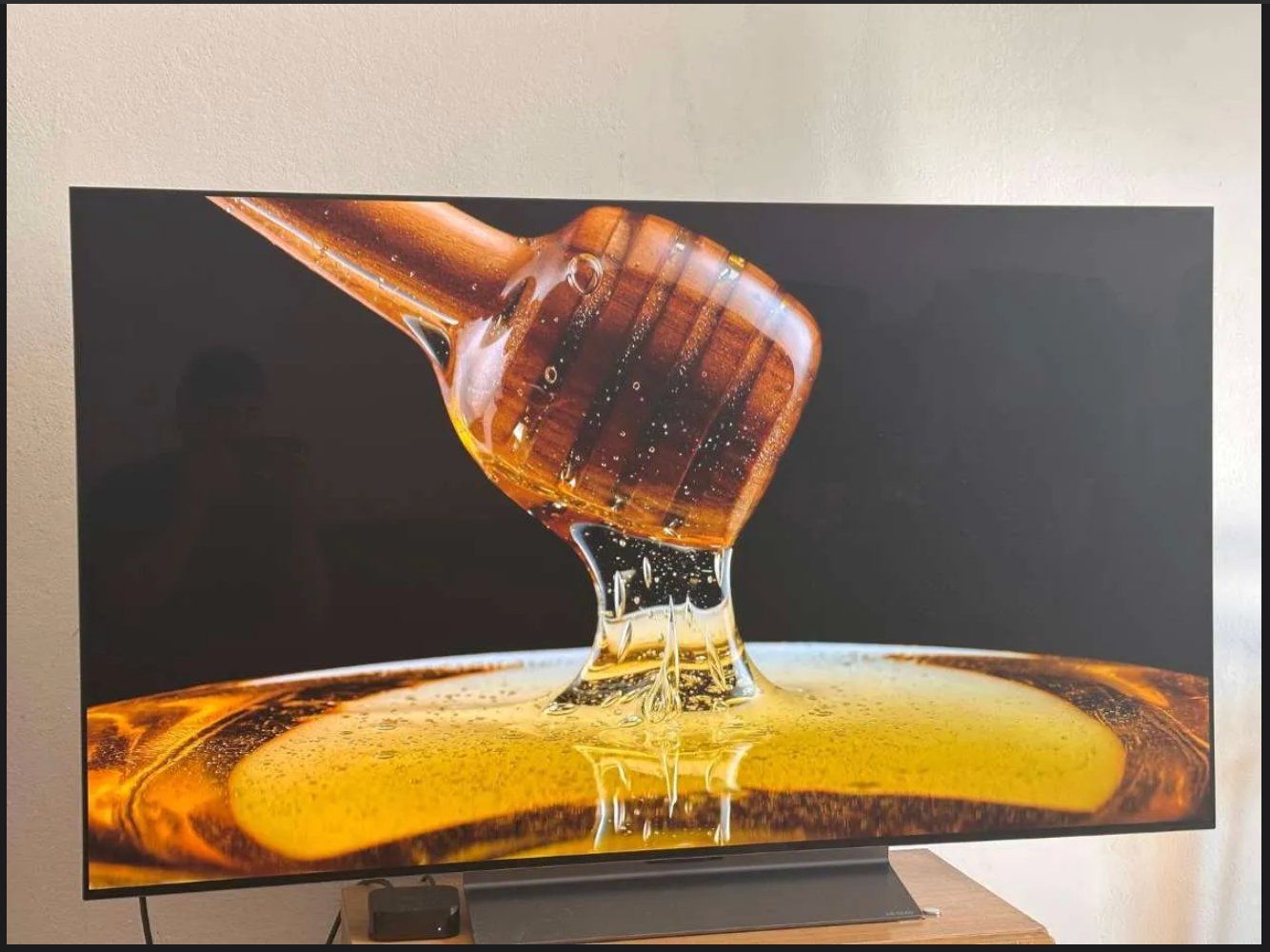 Fernseher: LG OLED55C57LA - 55" OLED evo 4K AI C5 – Gebraucht aus Hüttikon von and_cjx8