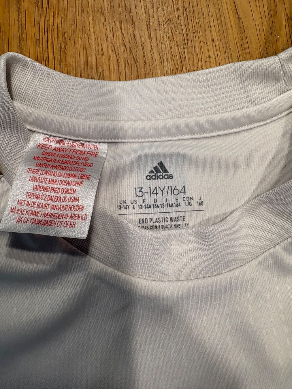 Bayern München Canottiere & Pantaloni: FC Bayern Trikot Gr. 164 – Usato da Belp venduto da mikemaru 1