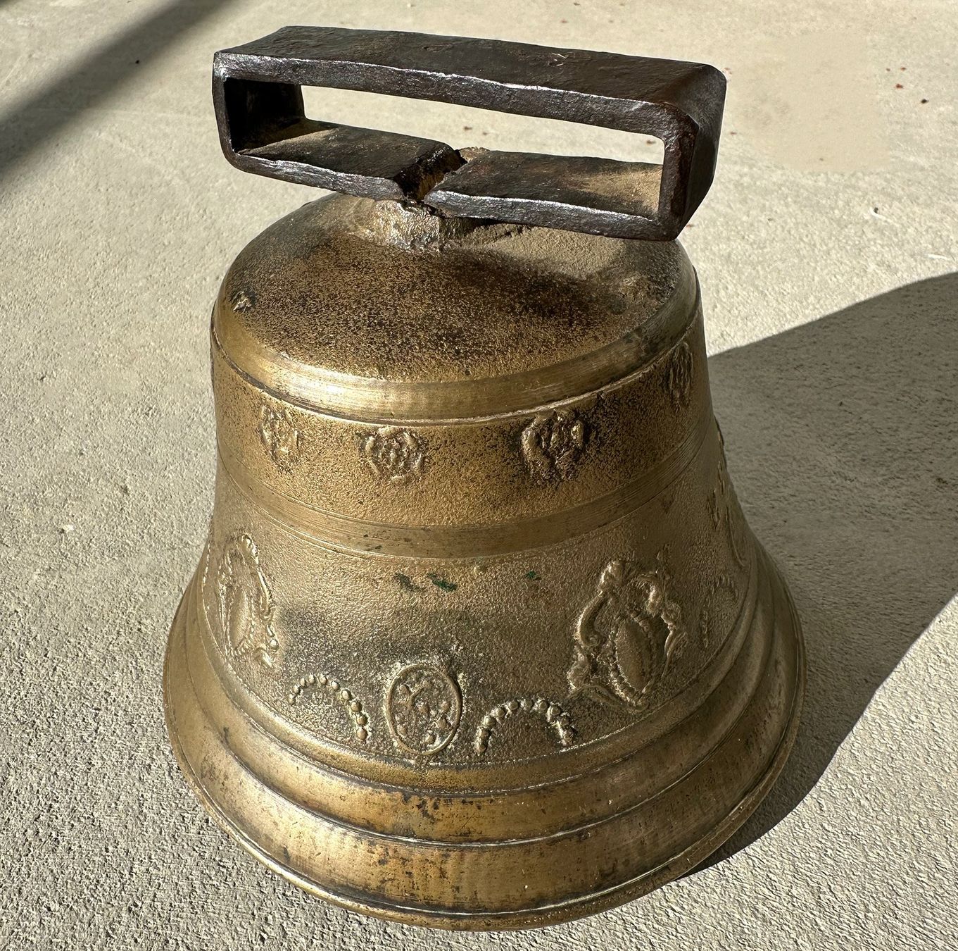 Glocken & Treicheln: Antike Glocke 1879 – Gebraucht aus Lützelflüh-Goldb von fluidum 2