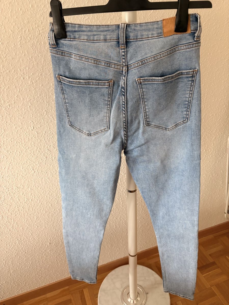 Jeans: 2 jeans bleu clair et bleu foncé – Usato da Chêne-Bougeries venduto da bru_bs9n 6
