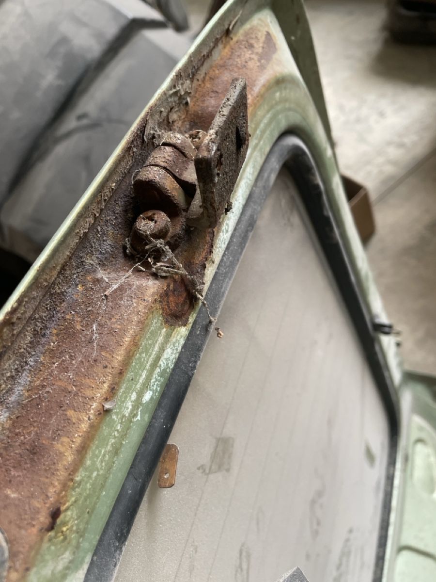 Volkswagen Alle Autoersatzteile: VW Golf 1 Heckdeckel mit Heckscheibe Original  – Gebraucht aus Kirchleerau von Resale_LC 3