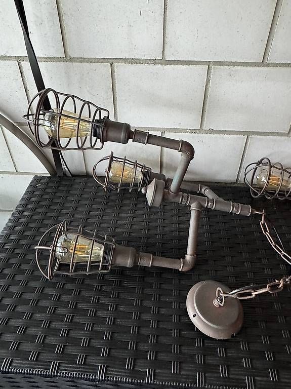 Lampade: 2 Lampes design industriel Eglo – Usato da Vicques venduto da JU_2824 2