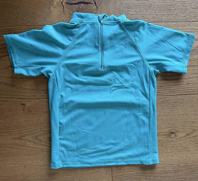 Badehosen: UV Shirt Grösse 94 – Gebraucht aus Männedorf von han_5vkz 1
