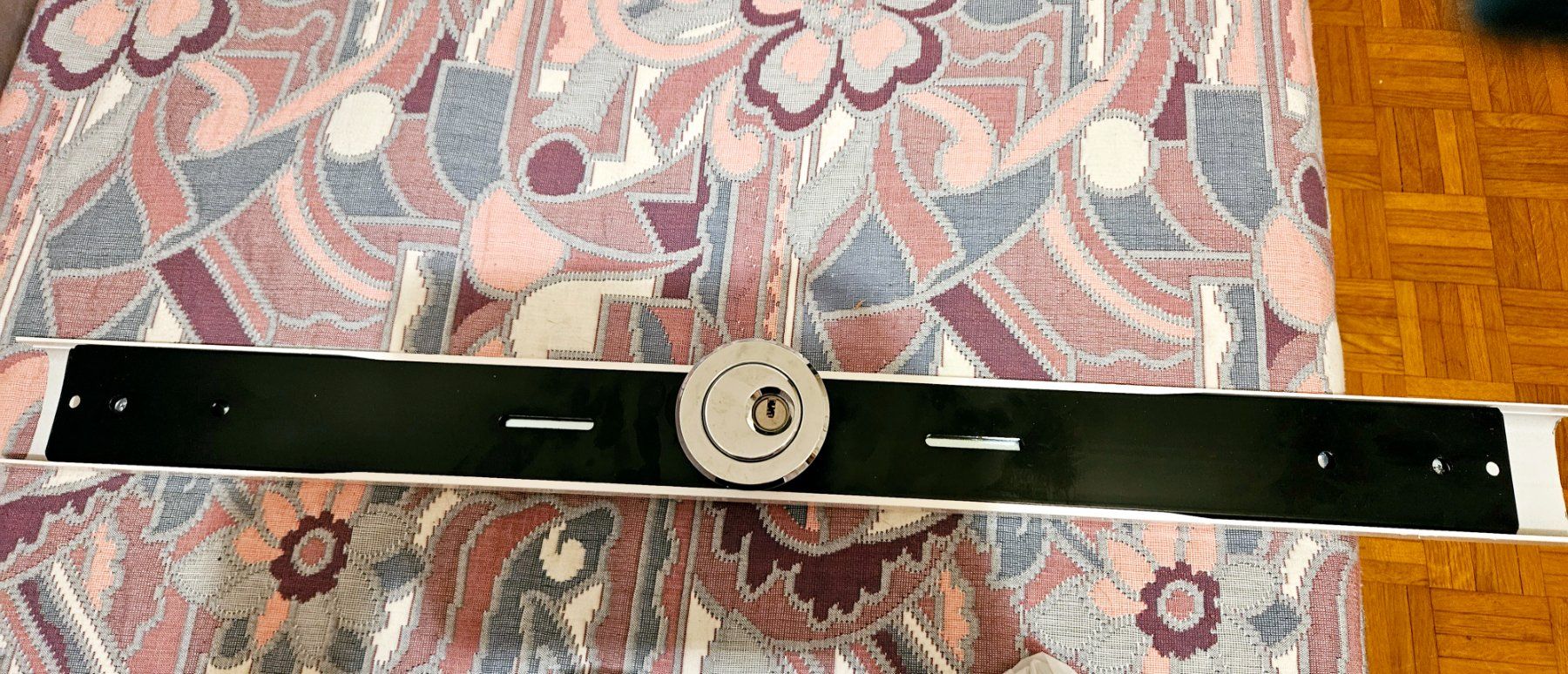 Porte: barre de sécurité pour porte d entrée – Usato da la Chaux-de-Fonds venduto da Firenze6 6