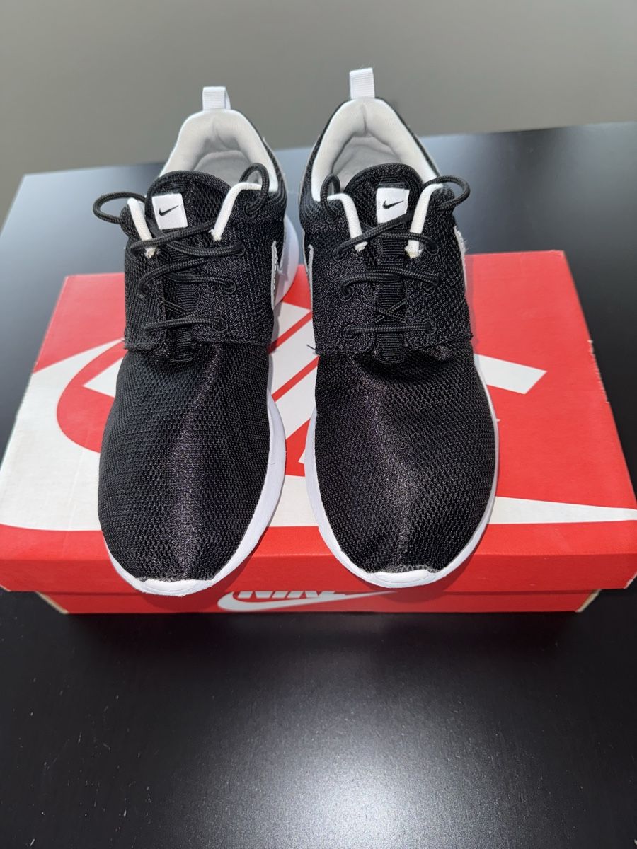 Nike Herrenschuhe: Nike Roshe One, Schwarz/Weiss, Grösse 39 – Neu (gemäss Beschreibung) aus Zürich von Jen10 3