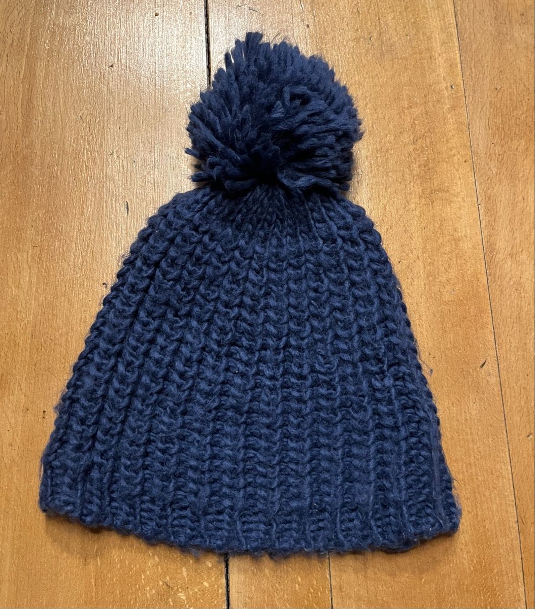 Copricapi, berretti & cappellini: Strickmuetze mit Bommel – Usato da Niederbipp venduto da Wilma_ruh