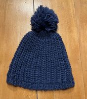 Strickmuetze mit Bommel