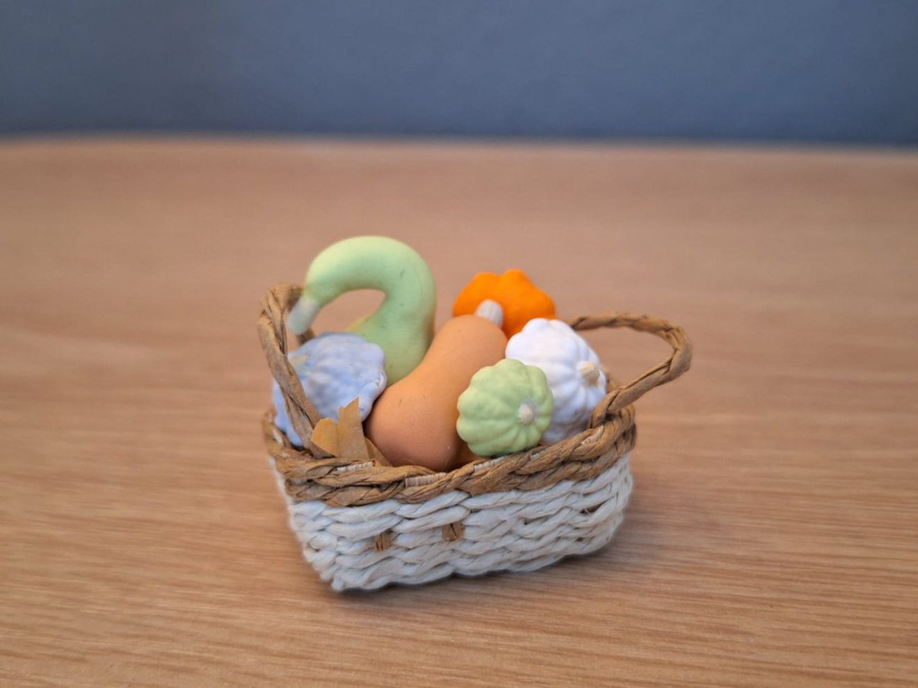 Puppenhäuser & -möbel: Handmade Kürbisse im Korb – Neu (gemäss Beschreibung) aus Zürich von HandmadeTinyFood 5