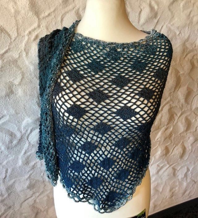 Foulard & Sciarpe: Dreieck-Tuch – Nuovo (secondo la descrizione) da Urnäsch venduto da pas_5r9c
