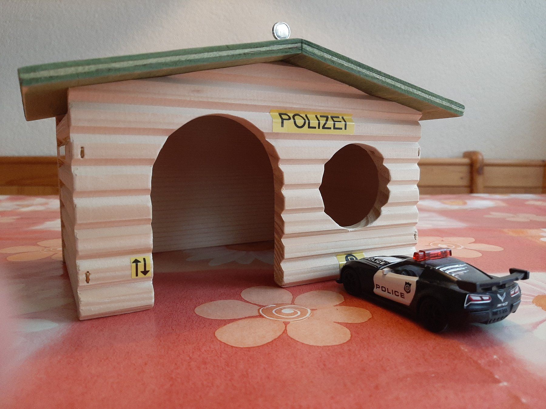 Siku Giocattoli: Polizeistation Haus mit Siku Polizeiauto – Nuovo (secondo la descrizione) da Strengelbach venduto da Wedi73 3