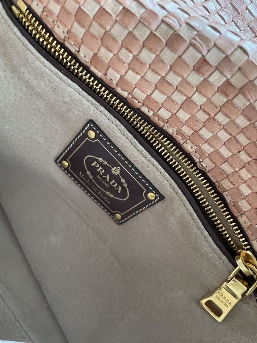 Prada Taschen: Wunderschöne Ledertasche von Prada – Neu (gemäss Beschreibung) aus Zürich von Caracol1998 5
