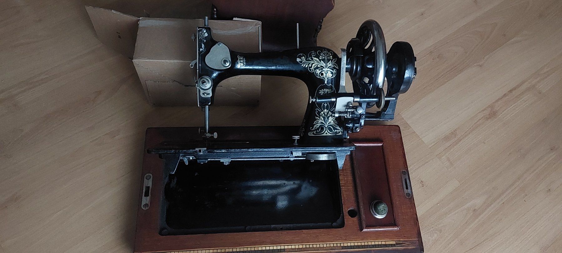 Macchine da cucire: Très rare machine à coudre 1890 / 1900 ?? – Usato da Rolle venduto da mro_5nyk 7
