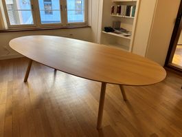 Ovaltisch (Büro/Essen), Eiche massiv, Girsberger Akio