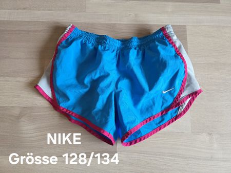 Nike Shorts 128/134 Turnhose Sporthose
